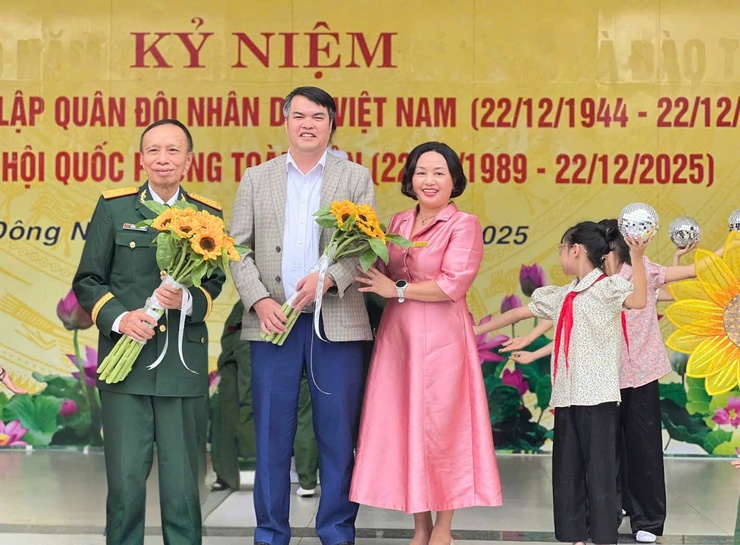 TRƯỜNG TIỂU HỌC CỔ NHUẾ 2A TỔ CHỨC CHƯƠNG TRÌNH GIAO LƯU KỶ NIỆM 81 NĂM NGÀY THÀNH LẬP QUÂN ĐỘI NHÂN DÂN VIỆT NAM (22/12/1944 – 22/12/2025)- Ảnh 3.