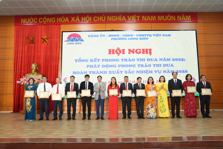 Phường Long Biên tổng kết phong trào thi đua năm 2025, phát động phong trào thi đua năm 2026- Ảnh 3.