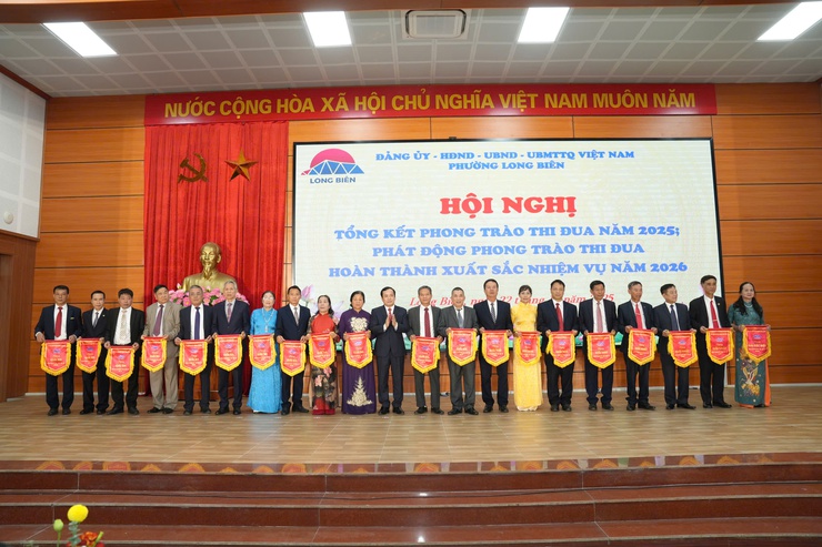 Phường Long Biên tổng kết phong trào thi đua năm 2025, phát động phong trào thi đua năm 2026- Ảnh 8.