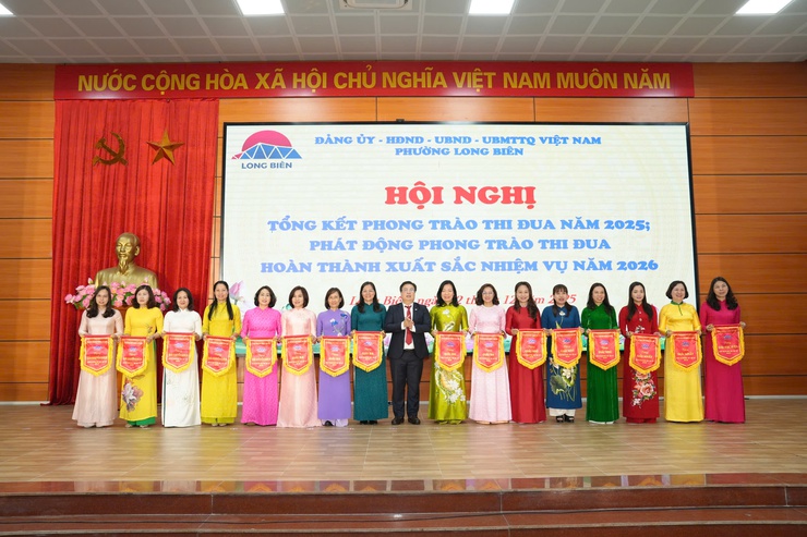 Phường Long Biên tổng kết phong trào thi đua năm 2025, phát động phong trào thi đua năm 2026- Ảnh 7.