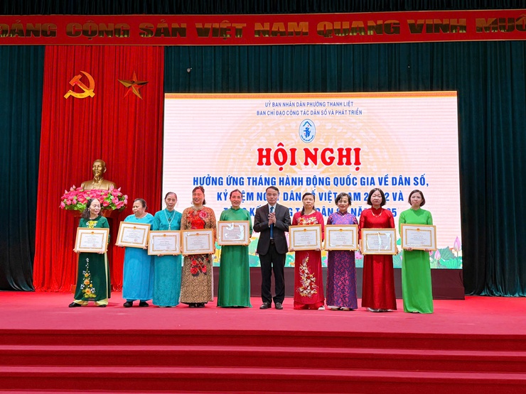 Phường Thanh Liệt: Khen thưởng 5 tập thể, 20 cá nhân có thành tích xuất sắc trong công tác dân số và phát triển năm 2025- Ảnh 8.