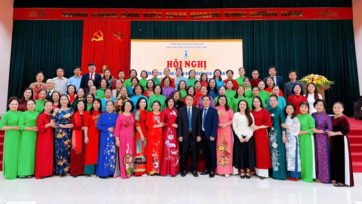 Phường Thanh Liệt: Khen thưởng 5 tập thể, 20 cá nhân có thành tích xuất sắc trong công tác dân số và phát triển năm 2025- Ảnh 10.