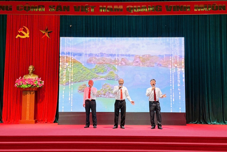 Phường Thanh Liệt: Khen thưởng 5 tập thể, 20 cá nhân có thành tích xuất sắc trong công tác dân số và phát triển năm 2025- Ảnh 5.