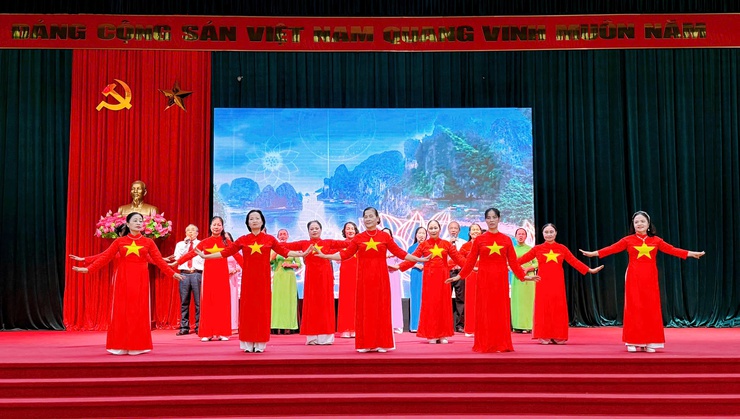 Phường Thanh Liệt: Khen thưởng 5 tập thể, 20 cá nhân có thành tích xuất sắc trong công tác dân số và phát triển năm 2025- Ảnh 3.