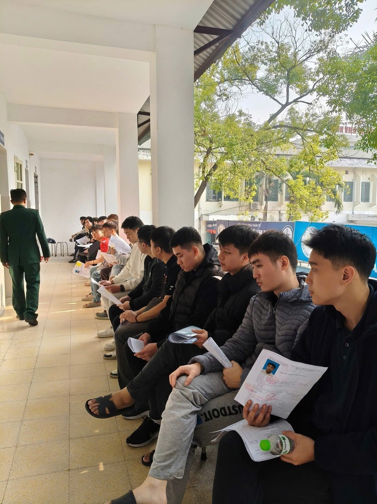BỆNH VIỆN ĐA KHOA THANH TRÌ: HOÀN THÀNH CÔNG TÁC KHÁM TUYỂN NGHĨA VỤ QUÂN SỰ VÀ NGHĨA VỤ THAM GIA CÔNG AN NHÂN DÂN NĂM 2026 - Ảnh 1.