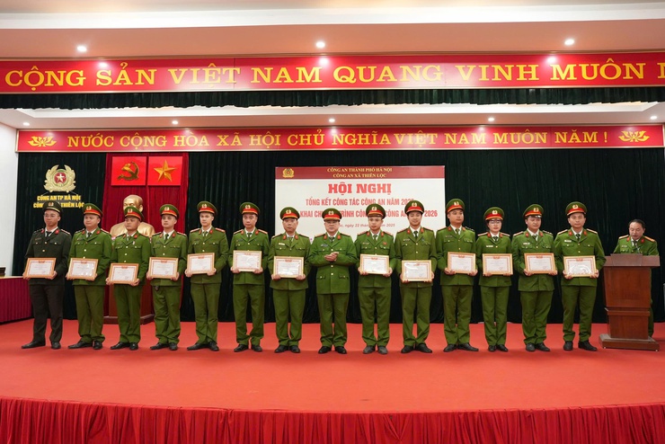 Công an xã Thiên Lộc tổ chức hội nghị tổng kết công tác công an năm 2025, triển khai chương trình công tác công an năm 2026- Ảnh 5.