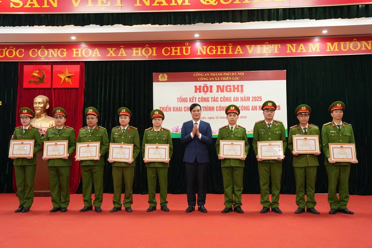 Công an xã Thiên Lộc tổ chức hội nghị tổng kết công tác công an năm 2025, triển khai chương trình công tác công an năm 2026- Ảnh 7.