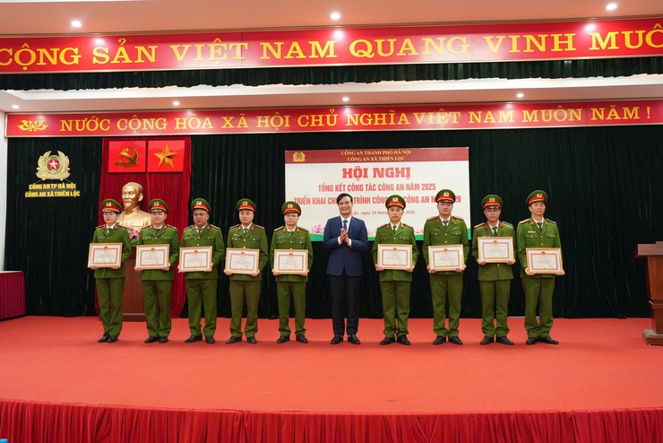 Công an xã Thiên Lộc tổ chức hội nghị tổng kết công tác công an năm 2025, triển khai chương trình công tác công an năm 2026- Ảnh 10.