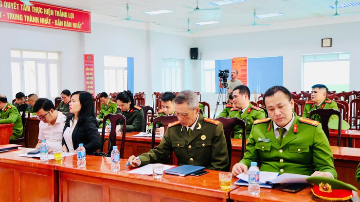 Công an xã Tam Hưng tổng kết công tác năm 2025: Giữ vững an ninh, trật tự, tạo nền tảng cho giai đoạn phát triển mới- Ảnh 3.