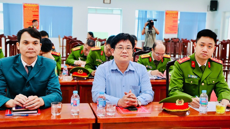 Công an xã Tam Hưng tổng kết công tác năm 2025: Giữ vững an ninh, trật tự, tạo nền tảng cho giai đoạn phát triển mới- Ảnh 5.