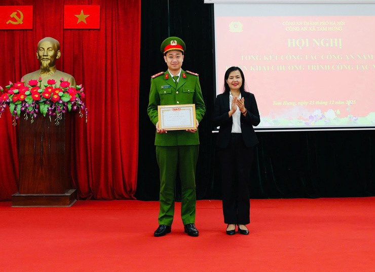 Công an xã Tam Hưng tổng kết công tác năm 2025: Giữ vững an ninh, trật tự, tạo nền tảng cho giai đoạn phát triển mới- Ảnh 6.
