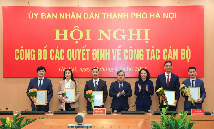 Đồng chí Nguyễn Trọng Diện được bổ nhiệm Giám đốc Sở Y tế thành phố Hà Nội- Ảnh 1.