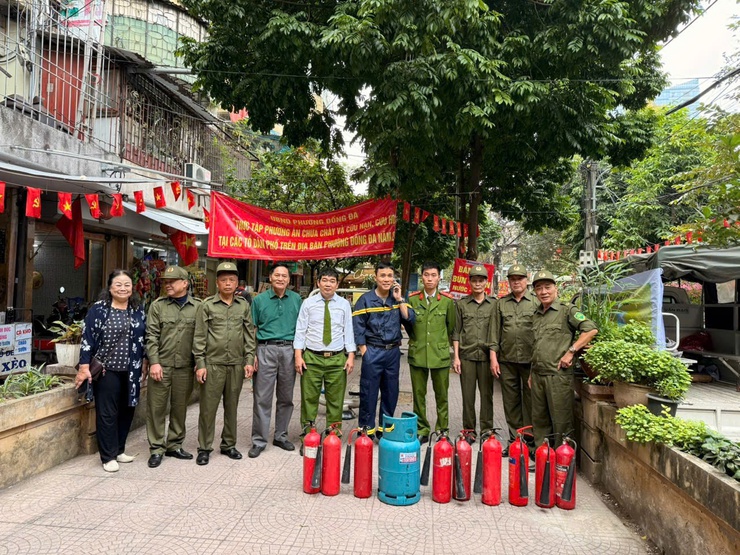 Phường Đống Đa tăng cường tuyên truyền, thực tập phương án phòng cháy, chữa cháy và cứu nạn cứu hộ tại khu dân cư- Ảnh 2.