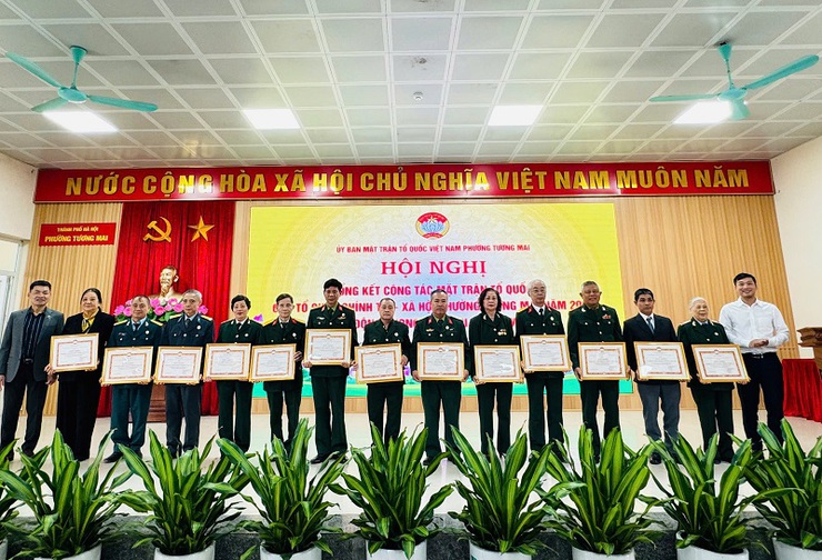 Ủy ban MTTQ Việt Nam phường Tương Mai và Các tổ chức chính trị - Xã hội phường tổ chức thành công Hội nghị tổng kết công tác năm 2025 và Phát động thi đua năm 2026- Ảnh 4.