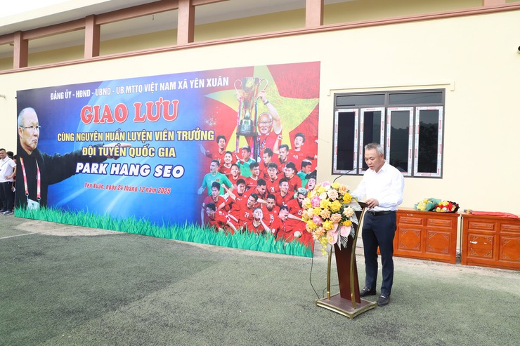 GIAO LƯU CÙNG NGUYÊN HLV ĐỘI TUYỂN QUỐC GIA VIỆT NAM PARK HANG SEO- Ảnh 4.