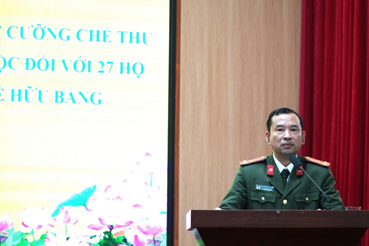 Thượng tá Nguyễn Hữu Quyết phát biểu tại hội nghị