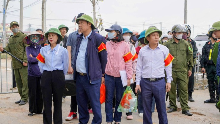 Xã Tây Phương tổ chức cưỡng chế thu hồi đất và cưỡng chế kiểm đếm bắt buộc dự án Cụm công nghiệp làng nghề Hữu Bằng (đợt 2)- Ảnh 1.