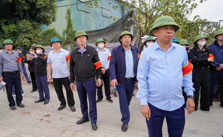 Xã Tây Phương tổ chức cưỡng chế thu hồi đất và cưỡng chế kiểm đếm bắt buộc dự án Cụm công nghiệp làng nghề Hữu Bằng (đợt 2)- Ảnh 2.