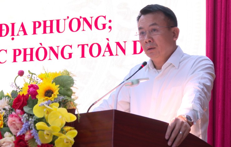 Hát Môn đón nhận Tượng chân dung Chủ tịch Hồ Chí Minh; Tổng kết công tác Quốc phòng địa phương và công tác xây dựng nền Quốc phòng toàn dân năm 2025- Ảnh 3.