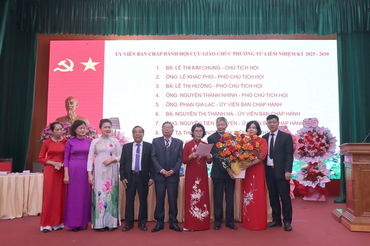 Đại hội Đại biểu Hội Cựu giáo chức phường Từ Liêm
lần thứ I, nhiệm kỳ 2025 - 2030.
- Ảnh 8.