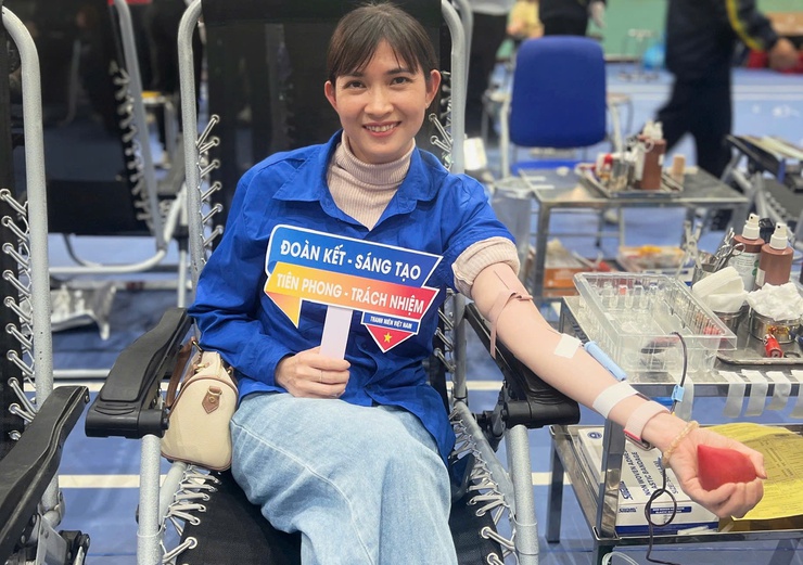 Y bác sĩ trẻ Thủ đô lan tỏa nghĩa cử hiến máu tình nguyện- Ảnh 1.