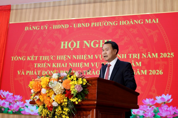 Sáng ngày 23/12/2025, Đảng ủy – HĐND – UBND phường Hoàng Mai long trọng tổ chức Hội nghị tổng kết thực hiện nhiệm vụ chính trị năm 2025, triển khai nhiệm vụ trọng tâm và phát động phong trào thi đua năm 2026.- Ảnh 5.