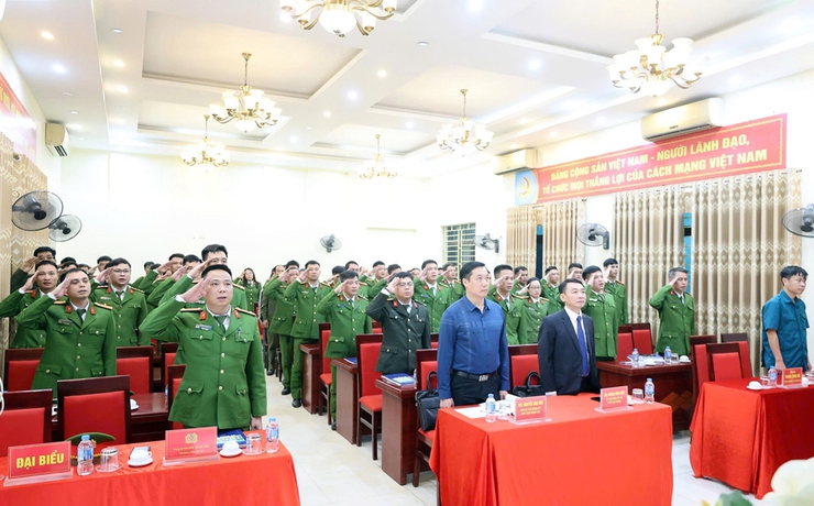 Đồng chí Bí thư Đảng ủy xã Xuân Mai Hoàng Minh Hiến dự hội nghị tổng kết công tác công an, công tác xây dựng Đảng năm 2025- Ảnh 1.