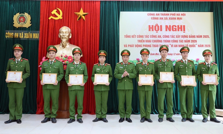 Đồng chí Bí thư Đảng ủy xã Xuân Mai Hoàng Minh Hiến dự hội nghị tổng kết công tác công an, công tác xây dựng Đảng năm 2025- Ảnh 8.