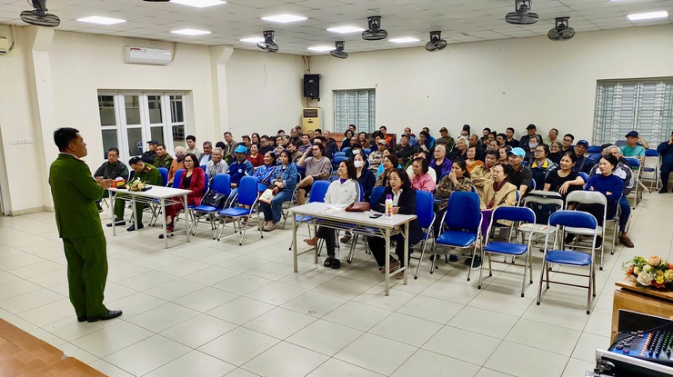 Đẩy mạnh tuyên truyền, nâng cao trách nhiệm của cơ sở và nhân dân trong thực hiện khai báo PCCC, chủ động lắp đặt hệ thống báo cháy tự động theo chỉ đạo của Thành phố- Ảnh 3.