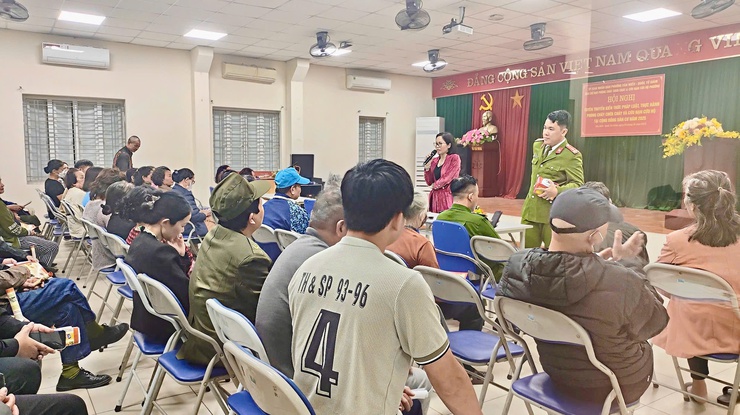 Đẩy mạnh tuyên truyền, nâng cao trách nhiệm của cơ sở và nhân dân trong thực hiện khai báo PCCC, chủ động lắp đặt hệ thống báo cháy tự động theo chỉ đạo của Thành phố- Ảnh 2.