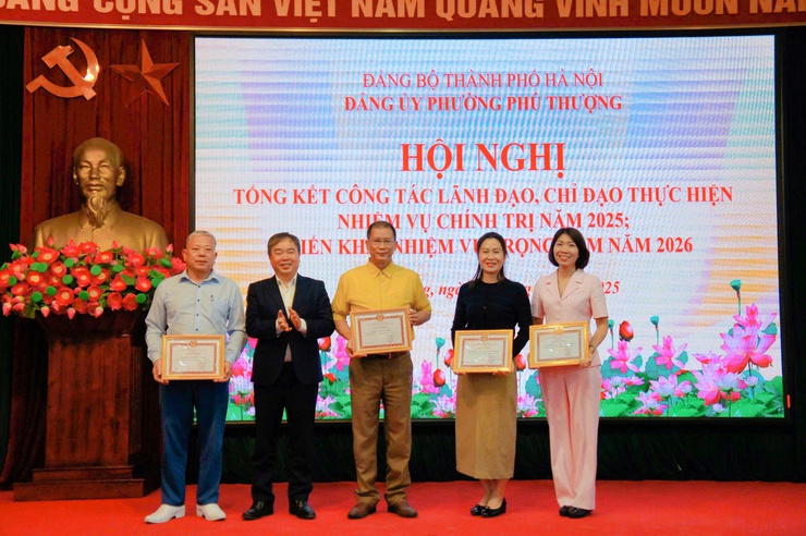 Phường Phú Thượng tổ chức Hội nghị tổng kết công tác lãnh đạo, chỉ đạo thực hiện nhiệm vụ chính trị năm 2025; triển khai nhiệm vụ trọng tâm năm 2026- Ảnh 10.