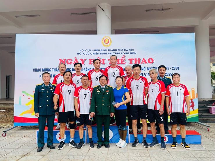 PHƯỜNG LONG BIÊN TỔ CHỨC NGÀY HỘI THỂ THAO HỘI CỰU CHIẾN BINH NĂM 2025- Ảnh 1.
