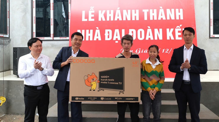 Xã Tiến Thắng bàn giao nhà Đại đoàn kết cho gia đình anh Nguyễn Văn Thập thôn Bến Già- Ảnh 3.