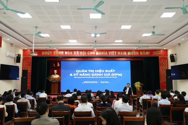 Đảng ủy xã Thiên Lộc tổ chức lớp bồi dưỡng kiến thức Quản trị hiệu suất và kỹ năng đánh giá kết quả thực hiện nhiệm vụ KPIs cho cán bộ, công chức, viên chức xã.- Ảnh 2.