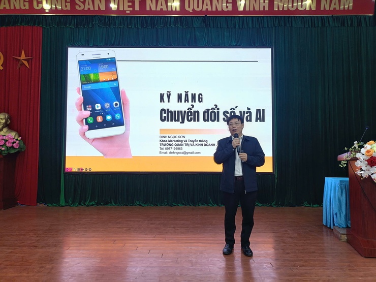 PHƯỜNG HỒNG HÀ TỔ CHỨC HỘI NGHỊ TUYÊN TRUYỀN CHUYỂN ĐỔI SỐ, ỨNG DỤNG TRÍ TUỆ NHÂN TẠO AI TRONG CỘNG ĐỒNG DÂN CƯ- Ảnh 3.