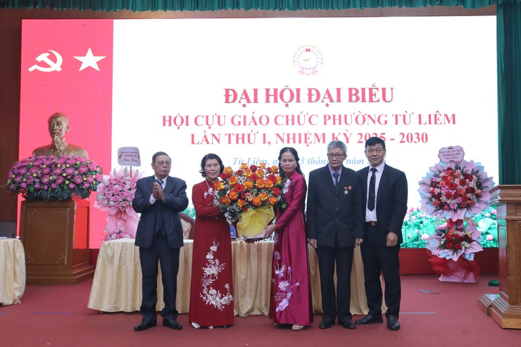 Đại hội Đại biểu Hội Cựu giáo chức phường Từ Liêm
lần thứ I, nhiệm kỳ 2025 - 2030.
- Ảnh 10.