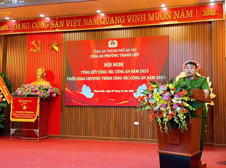 Công an phường Thanh Liệt vinh dự nhận Cờ đơn vị dẫn đầu phong trào thi đua “Vì an ninh Tổ quốc” năm 2025- Ảnh 6.