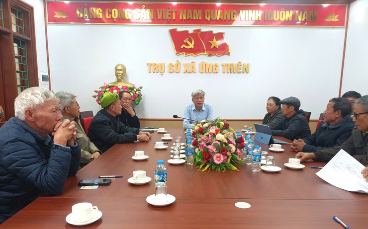 XÃ ỨNG THIÊN TỔ CHỨC HỘI NGHỊ TRAO KINH PHÍ HỖ TRỢ NHÀ Ở CHO NGƯỜI CÓ CÔNG VÀ TRAO HỖ TRỢ NẠN NHÂN TAI NẠN GIAO THÔNG- Ảnh 1.