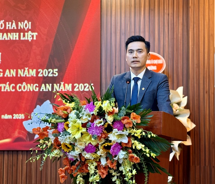 Công an phường Thanh Liệt vinh dự nhận Cờ đơn vị dẫn đầu phong trào thi đua “Vì an ninh Tổ quốc” năm 2025- Ảnh 5.