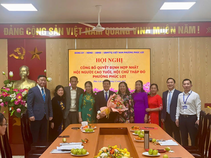 Hội nghị công bố quyết định hợp nhất Hội Người cao tuổi, Hội Chữ thập đỏ phường Phúc Lợi- Ảnh 4.