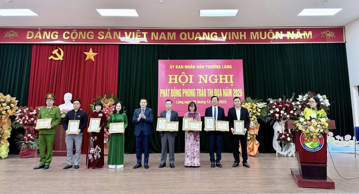 PHƯỜNG LÁNG TỔ CHỨC HỘI NGHỊ PHÁT ĐỘNG PHONG TRÀO THI ĐUA YÊU NƯỚC NĂM 2026 - Ảnh 5.