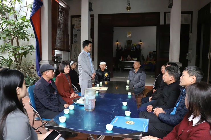 Công đoàn xã Hồng Vân trao kinh phí hỗ trợ cho trẻ mồ côi- Ảnh 2.