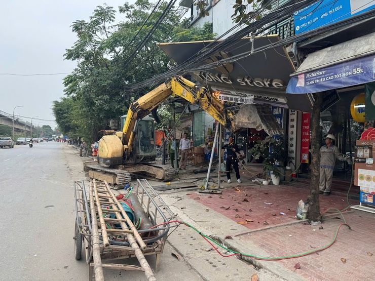 XÃ VĨNH THANH TĂNG CƯỜNG RA QUÂN XỬ LÝ TRẬT TỰ VĂN MINH ĐÔ THỊ, TRẬT TỰ AN TOÀN GIAO THÔNG, VỆ SINH MÔI TRƯỜNG TRÊN ĐỊA BÀN XÃ TRƯỚC, TRONG VÀ SAU TẾT NGUYÊN ĐÁN BÍNH NGỌ 2026- Ảnh 3.