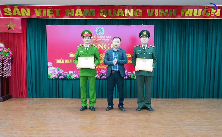 CÔNG AN XÃ QUỐC OAI TỔNG KẾT CÔNG TÁC NĂM 2025, PHÁT ĐỘNG PHONG TRÀO THI ĐUA "VÌ AN NINH TỔ QUỐC" NĂM 2026- Ảnh 6.