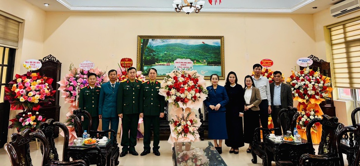 Lãnh đạo xã Nội Bài thăm và chúc mừng các đơn vị quân đội nhân kỷ niệm 81 năm Ngày thành lập Quân đội nhân dân Việt Nam- Ảnh 7.