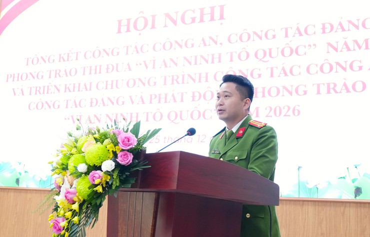 Công an xã Bát Tràng tổng kết công tác năm 2025, triển khai nhiệm vụ và phát động phong trào thi đua "Vì an ninh Tổ quốc" năm 2026- Ảnh 2.