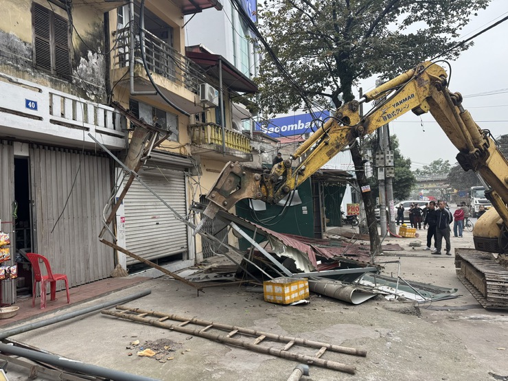 XÃ VĨNH THANH TĂNG CƯỜNG RA QUÂN XỬ LÝ TRẬT TỰ VĂN MINH ĐÔ THỊ, TRẬT TỰ AN TOÀN GIAO THÔNG, VỆ SINH MÔI TRƯỜNG TRÊN ĐỊA BÀN XÃ TRƯỚC, TRONG VÀ SAU TẾT NGUYÊN ĐÁN BÍNH NGỌ 2026- Ảnh 1.