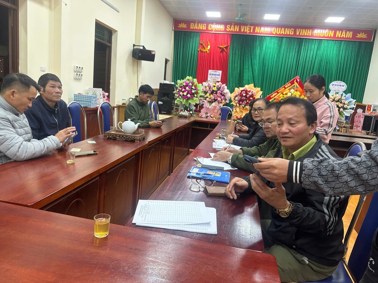 Xã Suối Hai gấp rút hoàn thành tiến độ làm sạch dữ liệu Giấy phép lái xe trên ứng dụng iHanoi- Ảnh 1.