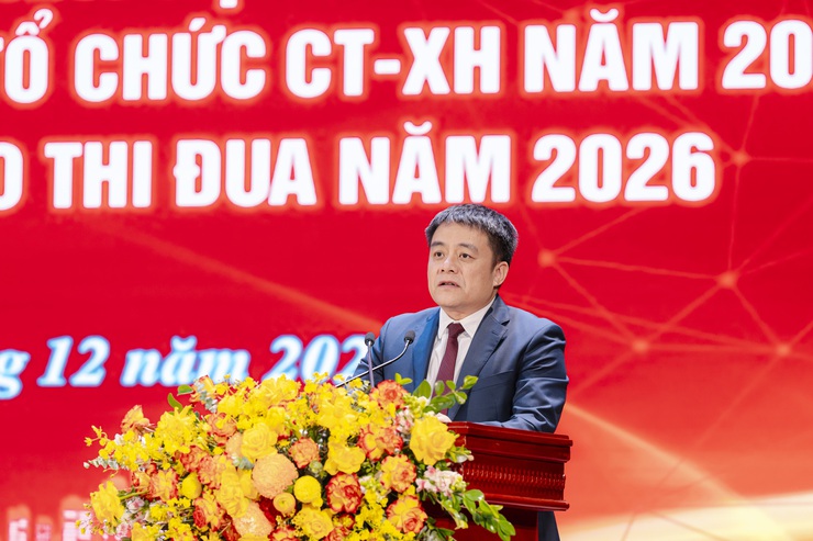 Phường Bồ Đề tổ chức Hội nghị tổng kết công tác xây dựng Đảng, chính quyền, MTTQ và các tổ chức chính trị - xã hội năm 2025; phát động phong trào thi đua phấn đấu hoàn thành xuất sắc nhiệm vụ năm 2026- Ảnh 4.