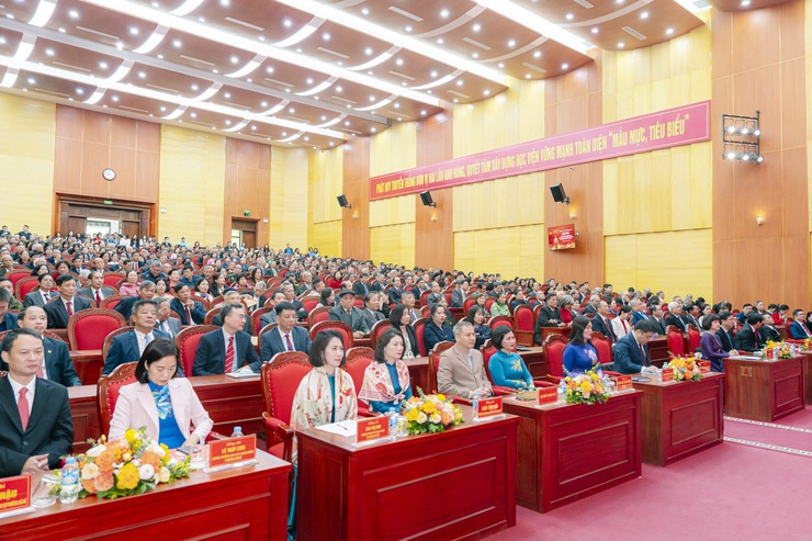 Phường Bồ Đề tổ chức Hội nghị tổng kết công tác xây dựng Đảng, chính quyền, MTTQ và các tổ chức chính trị - xã hội năm 2025; phát động phong trào thi đua phấn đấu hoàn thành xuất sắc nhiệm vụ năm 2026- Ảnh 2.